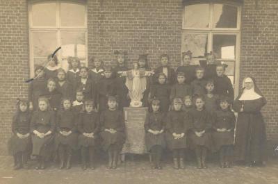 Meisjesschool Doel 1921