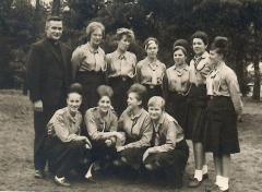 Leiding met de proost op bivak