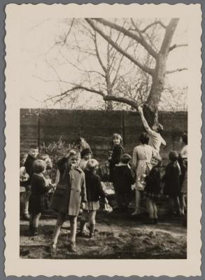 Priester Poppeschool Elversele speelplaats lagere meisjesschool ca. 1960