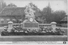 Standbeeld voor Mevrouw De Kerchove d'Exaerde