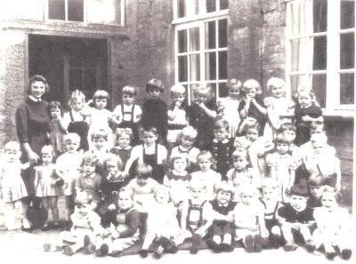 Priester Poppeschool, kleuterschool: klasfoto uit 1957 - 1958